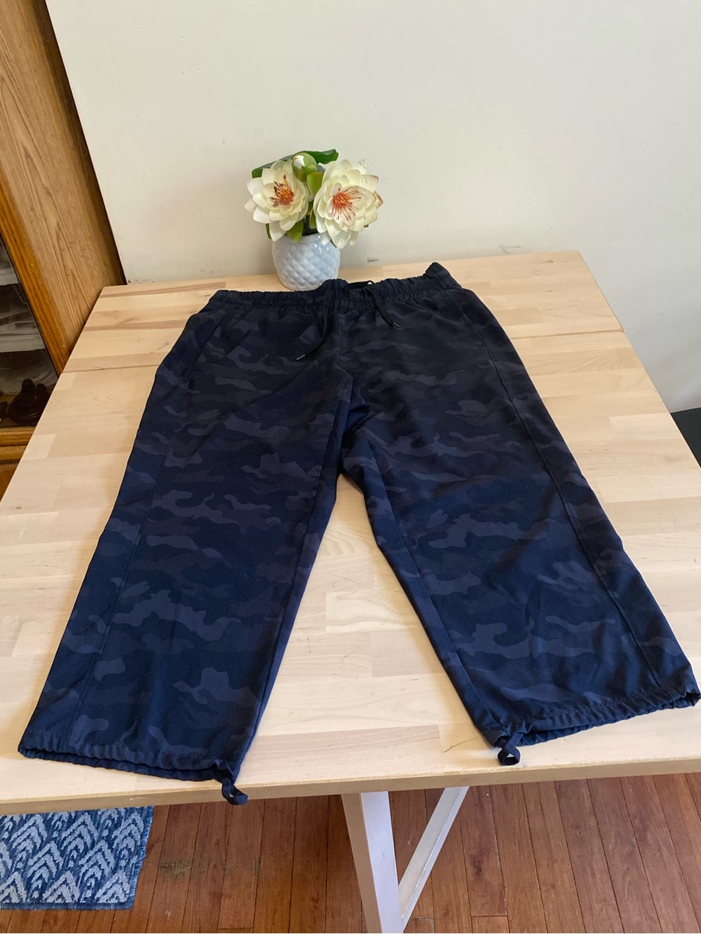 Rvx black camo capris
